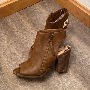 Brash Heeled open toe shoe - Women’s 10